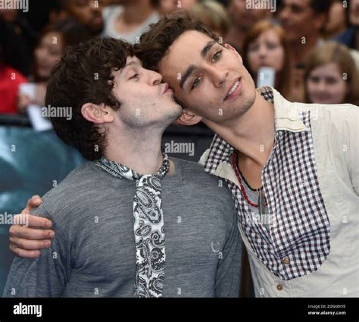 Unveiling The Secrets Of Robert Sheehan's Relationships: Discoveries And Revelations